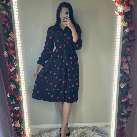 Black midi dress with red heart print - Picture 5 of 5